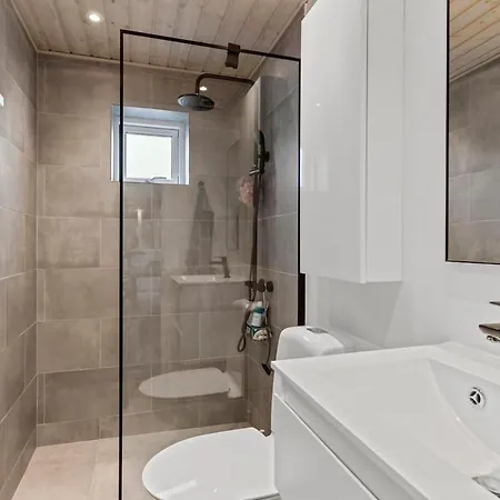 Charming And Karlslunde