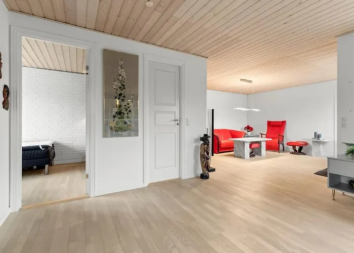 Villa Charming And Karlslunde
